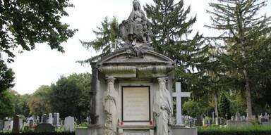 Mit &Ouml;ffis zum Friedhof