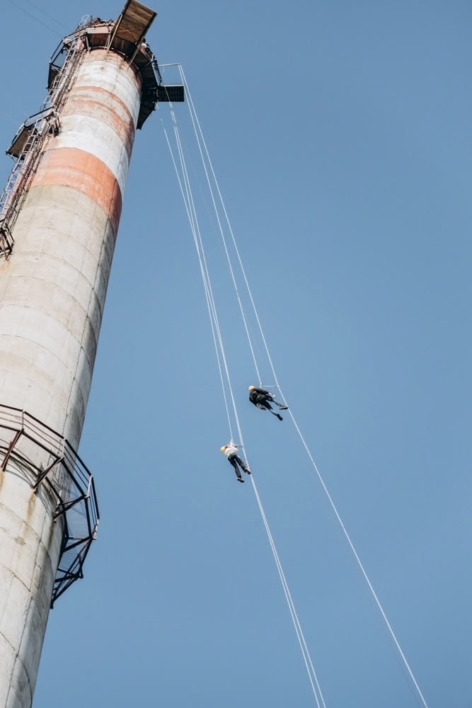 Der Schornstein bei Pawlowsk, von dem Liza Gushchina abstürzte (Russland). 