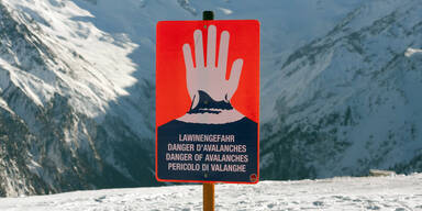 Zehn Versch&uuml;ttete unter Lawine in &Ouml;sterreich vermutet