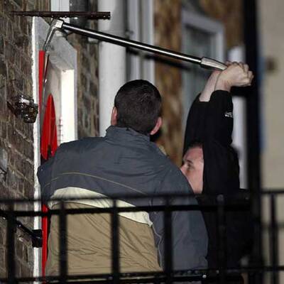 Amy Winehouses Haus wird durchsucht.