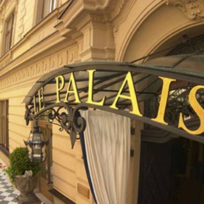 10. Corinthia Grand Hotel Royal