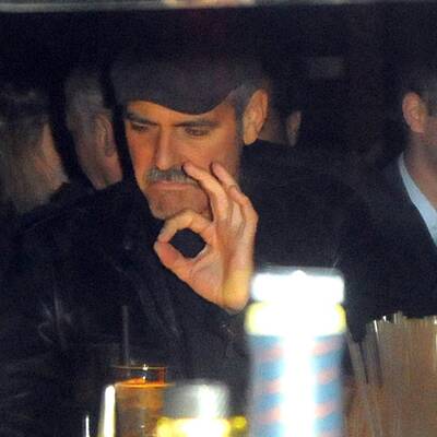 Star hautnah: George Clooney in Whiskey-Bar