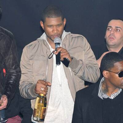 Heiße Stripperin und Champagnerdusche