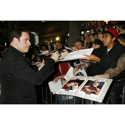 Wie schön: Travoltas können wieder lachen!