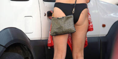 Lindsay Lohan shoppt im Bikini