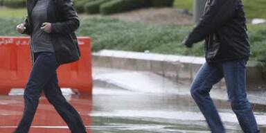 Blitz trifft Flugzeug nach dem Start