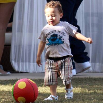 Jennifer Lopez: Mit Zwillingen am Pool