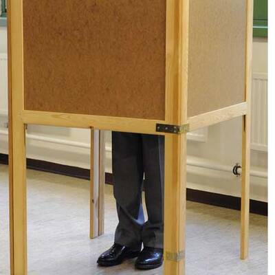 Fischer bei der Stimmabgabe