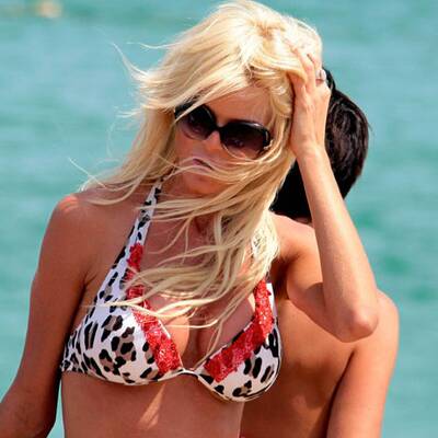 Victoria Silvstedt zeigt ihre Kurven