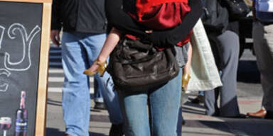 Suri Cruise trägt weiter High Heels