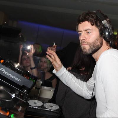 Take-That-Star Howard Donald rockt Passage
