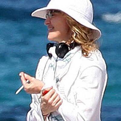 Fitnessfreak Madonna mit Zigarette!