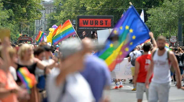 Regenbogen-Parade: So bunt treibt es Wien