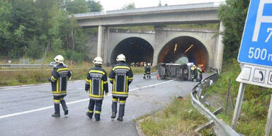 Horror-Crash auf A2: Mutter und Kind tot