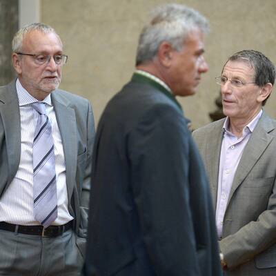 Viel Prominenz auf der Anklagebank