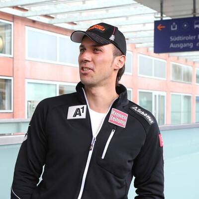 ÖSV-Stars präsentieren sich am Westbahnhof