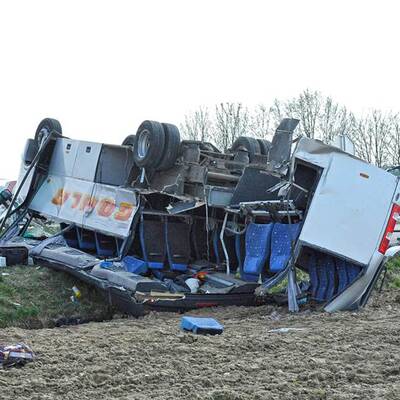 Bilder vom Schulbusunfall in Schwand