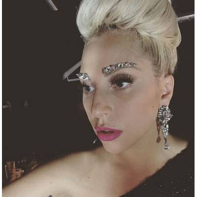 Lady Gaga: Glitzeraugenbrauen