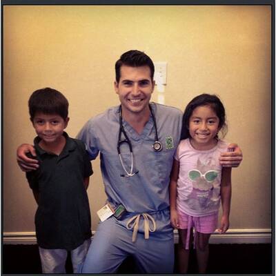 Dr. Brian - Dieser Neurochirurg verdreht uns den Kopf