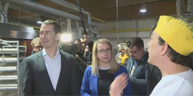 Türkis-grüne Show um 6 Uhr früh in der Bäckerei