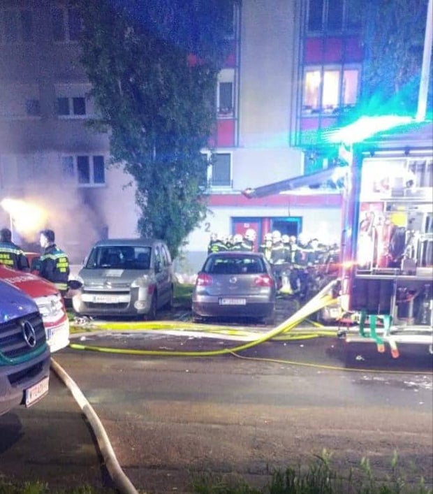 Wieder Wohnhaus-Brand in Simmering: Fünf Verletzte, 100 evakuiert