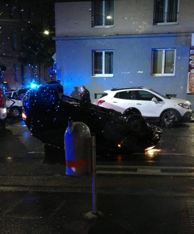 Pkw-Unfall mitten in Wien – Person schwer verletzt
