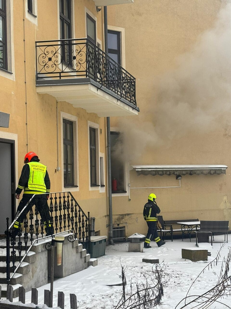 Die freiwillige Feuerwehr Amstetten bekämpfte die Flammen.