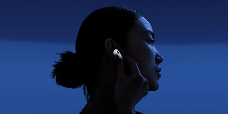 Apple AirPods 4 Kabellose Kopfhörer, Bluetooth Kopfhörer mit aktiver Geräuschunterdrückung, Adaptives Audio, Personalisiertes 3D Audio, Transparenzmodus, USB-C Ladecase, Kabelloses Laden 