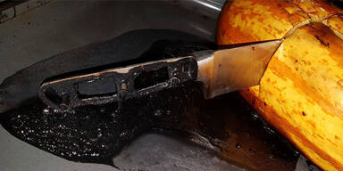 Feuerwehreinsatz: K&uuml;rbis mit Messer im Backrohr