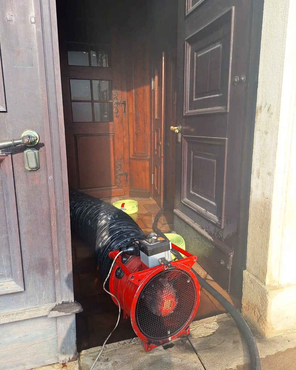 Feuer in Kirche in Bruck an der Leitha