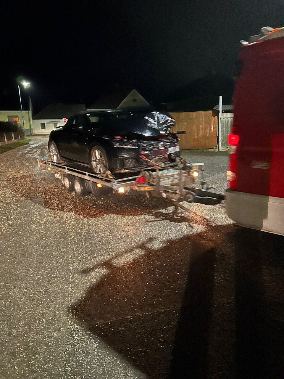 Faschingswagen umgestürzt