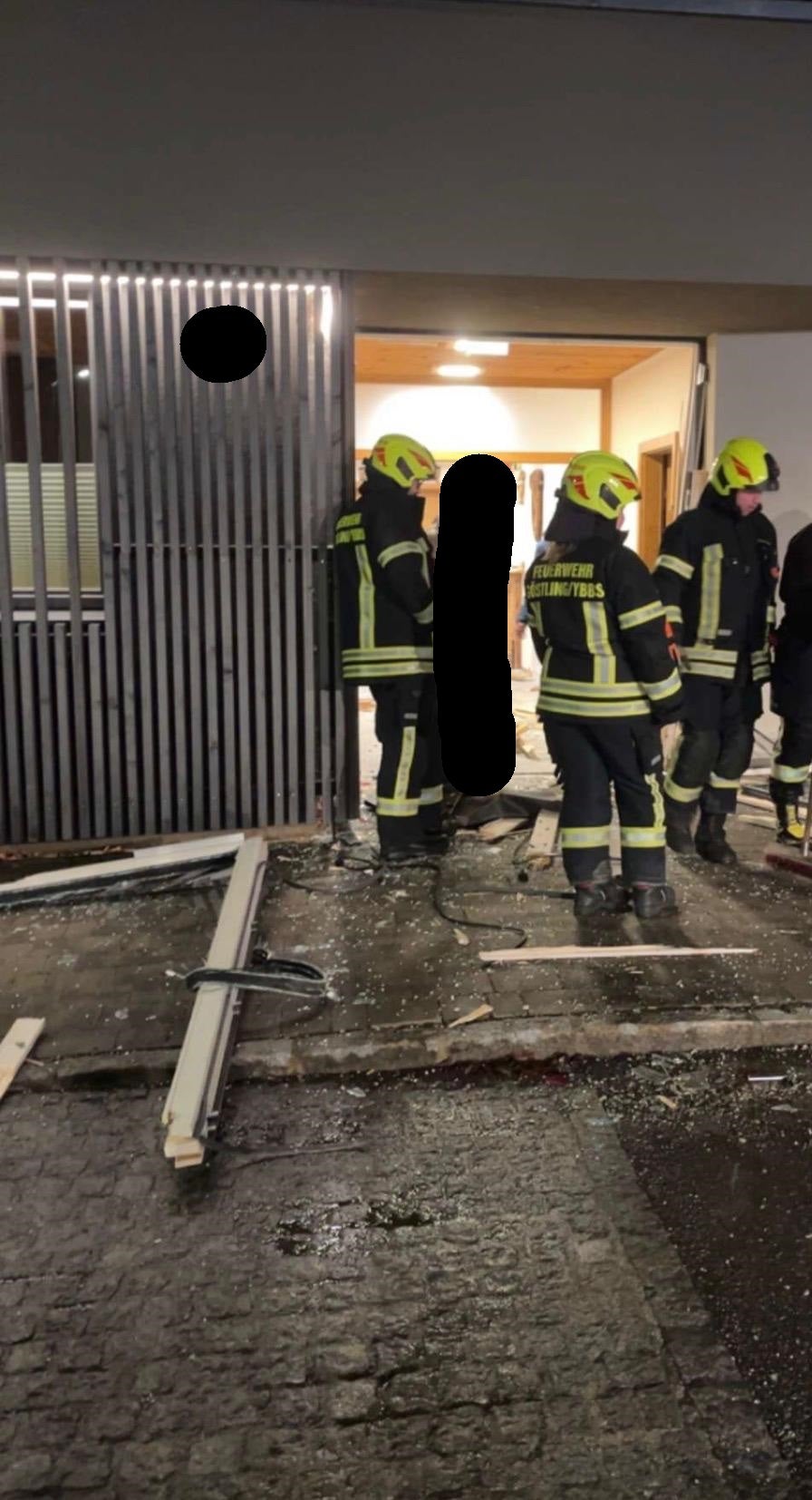 Auto krachte in Musikschule Göstling