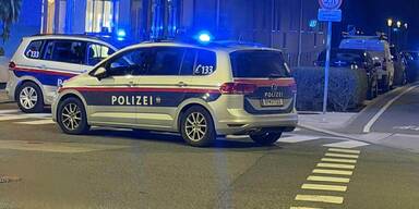 Schwechat Polizeieinsatz Balkon