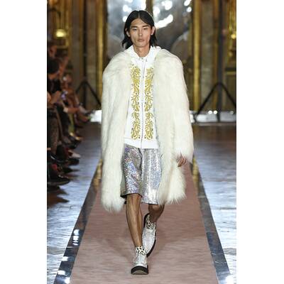 GIAMBATTISTA VALLI X H&M FASHIONSHOW IN ROM 