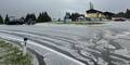 Warnstufe-Rot: Touristen müssen vor Hagel-Gewitter fliehen