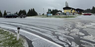 Warnstufe-Rot: Touristen m&uuml;ssen vor Hagel-Gewitter fliehen