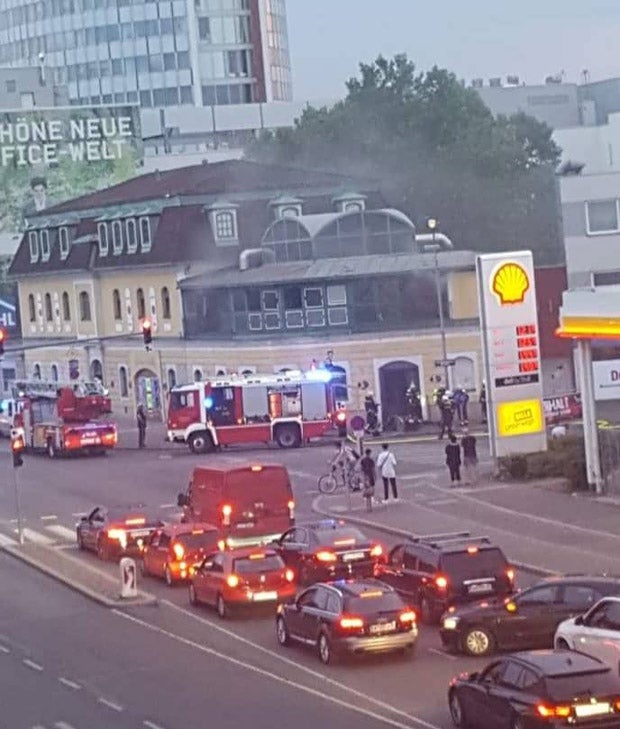 Großeinsatz bei Brand in ehemaligem Wiener-Kult-Lokal