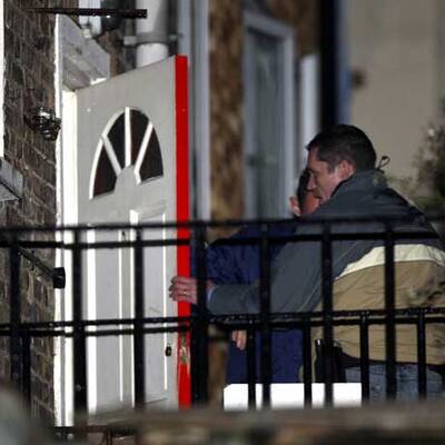 Amy Winehouses Haus wird durchsucht.