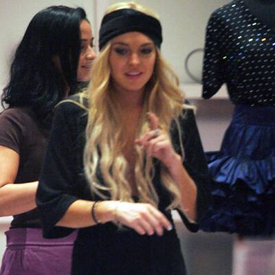 Lindsay Lohan ungeschminkt am Flughafen