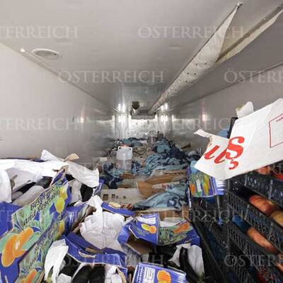 64 Türken im Schlepper