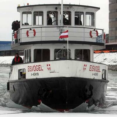 Der Wiener Eisbrecher beisst sich durch