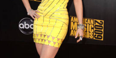 Schräge Outfits bei den American Music Awards