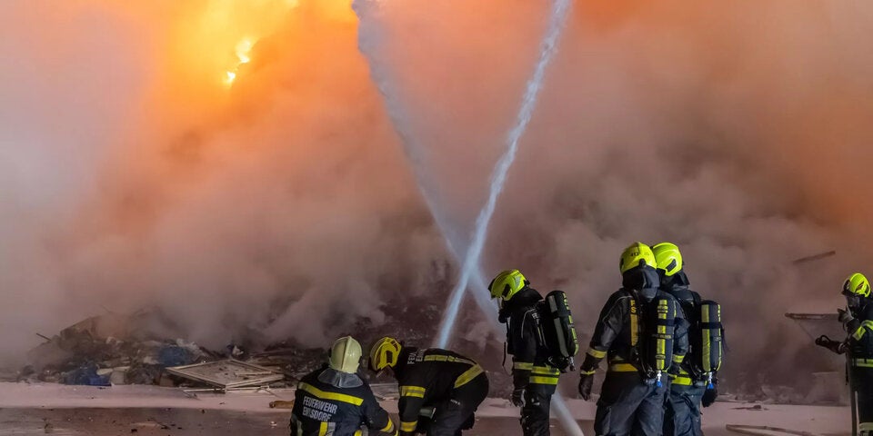 Großbrand in Mülldeponie im Bezirk Amstetten