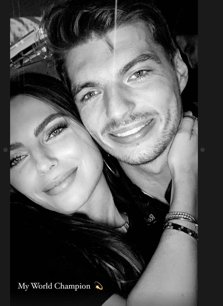 Kelly Piquet feiert mit Max Verstappen