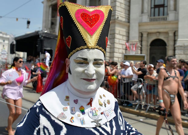 Regenbogen-Parade: So bunt treibt es Wien