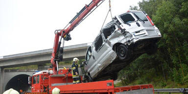 Horror-Crash auf A2: Mutter und Kind tot