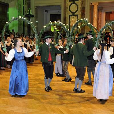Urige Stimmung beim Steirerball