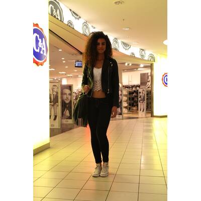 Street-Style Riverside