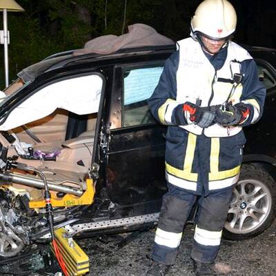 Bilder: Verletzte bei Unfall mit Reh