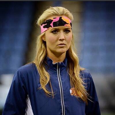 Das ist sexy Bier-Footballerin Alli Alberts